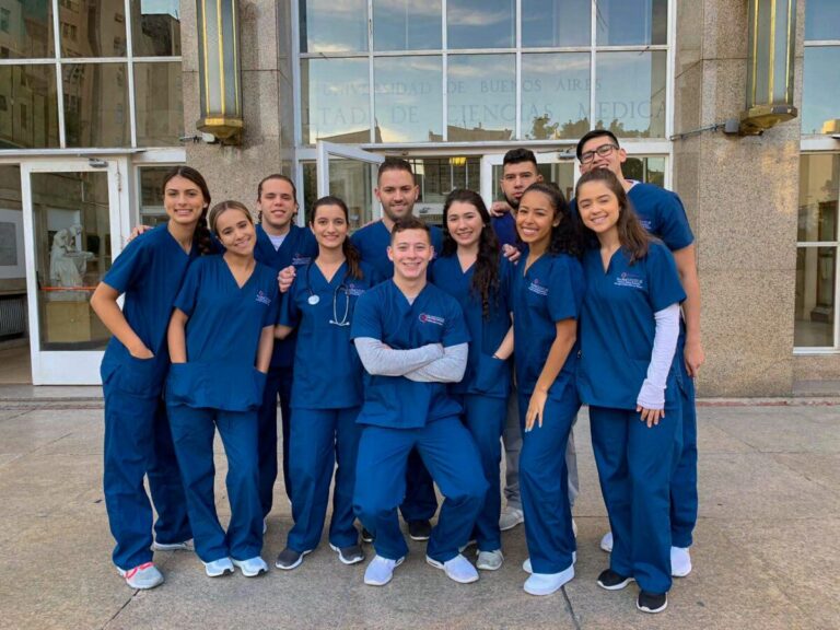 medical-healthcare-volunteer-abroad-projects-programs-with-world-leading-ivhq-1 (1)